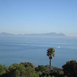 https://gordons-bay-mountainside-apartment.hotels-capetown.com